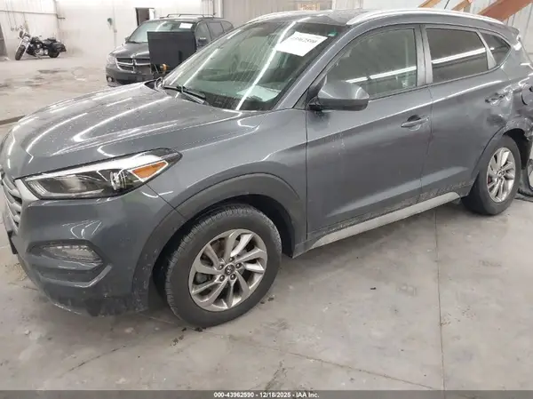 KM8J33A43HU448456 2017 HYUNDAI TUCSON - Image 2