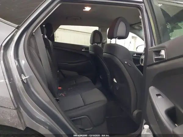 KM8J33A43HU448456 2017 HYUNDAI TUCSON - Image 8