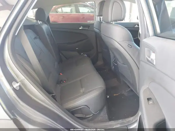 KM8J33A43HU450627 2017 HYUNDAI TUCSON - Image 8