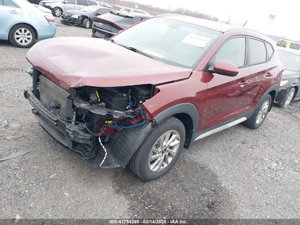 KM8J33A43HU450675 2017 HYUNDAI TUCSON - Image 2