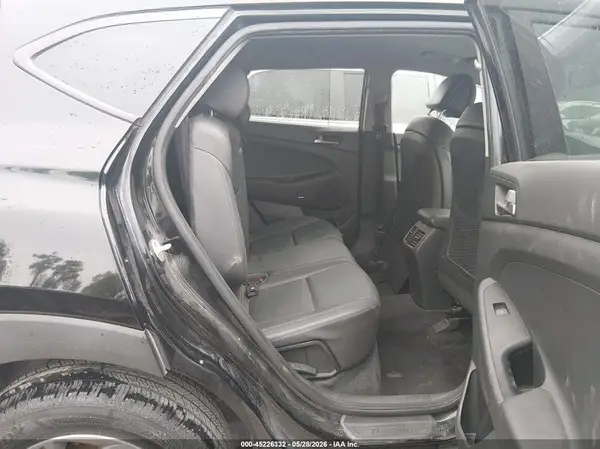 KM8J33A43HU458940 2017 HYUNDAI TUCSON - Image 8