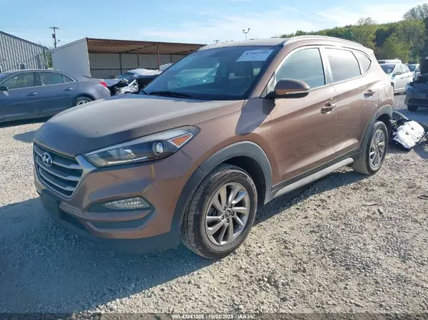 KM8J33A43HU459201 2017 HYUNDAI TUCSON - Image 2