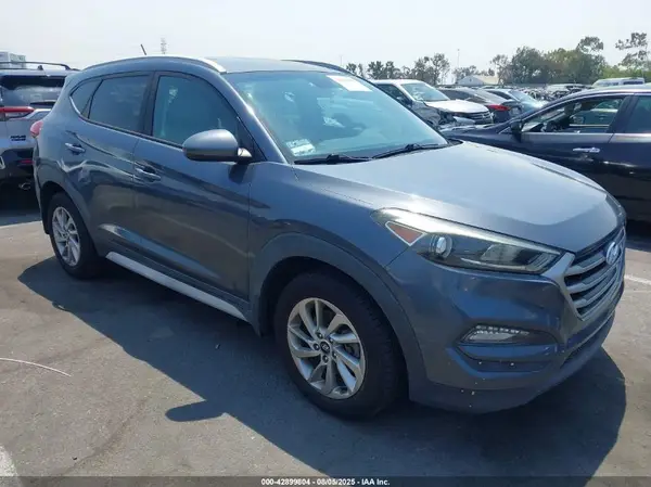 KM8J33A43HU460574 2017 HYUNDAI TUCSON - Image 1