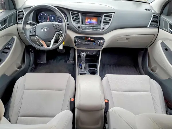 KM8J33A43HU464379 2017 HYUNDAI TUCSON - Image 8