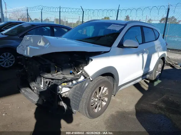 KM8J33A43HU464978 2017 HYUNDAI TUCSON - Image 2