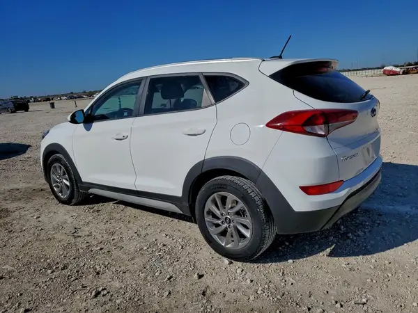 KM8J33A43HU484910 2017 HYUNDAI TUCSON - Image 2