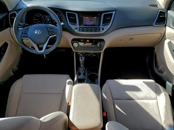 KM8J33A43HU484910 2017 HYUNDAI TUCSON - Image 8