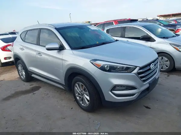 KM8J33A43HU493610 2017 HYUNDAI TUCSON - Image 1
