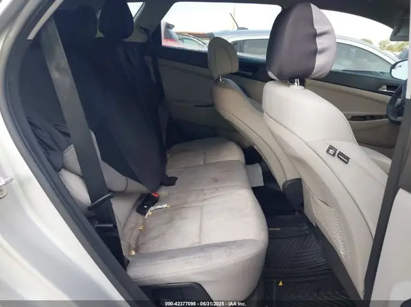 KM8J33A43HU493610 2017 HYUNDAI TUCSON - Image 8