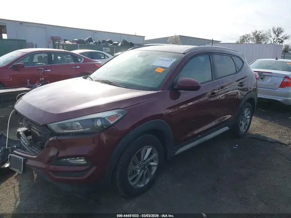 KM8J33A43HU497723 2017 HYUNDAI TUCSON - Image 2