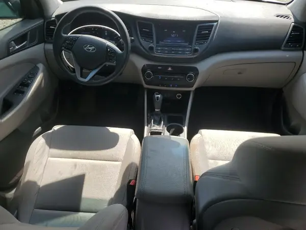 KM8J33A43HU506940 2017 HYUNDAI TUCSON - Image 8