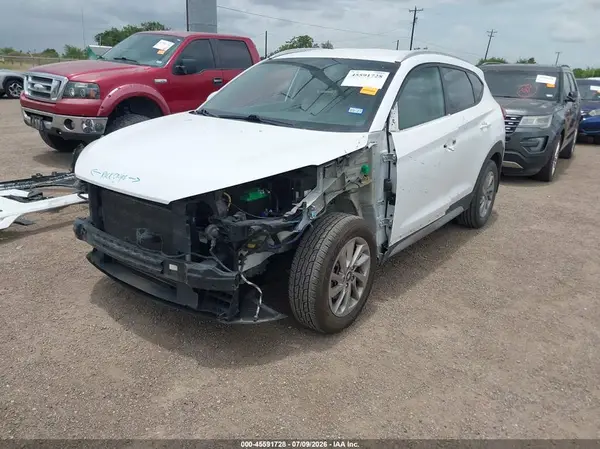 KM8J33A43HU508428 2017 HYUNDAI TUCSON - Image 2