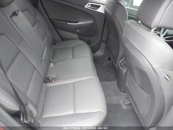KM8J33A43HU526878 2017 HYUNDAI TUCSON - Image 8