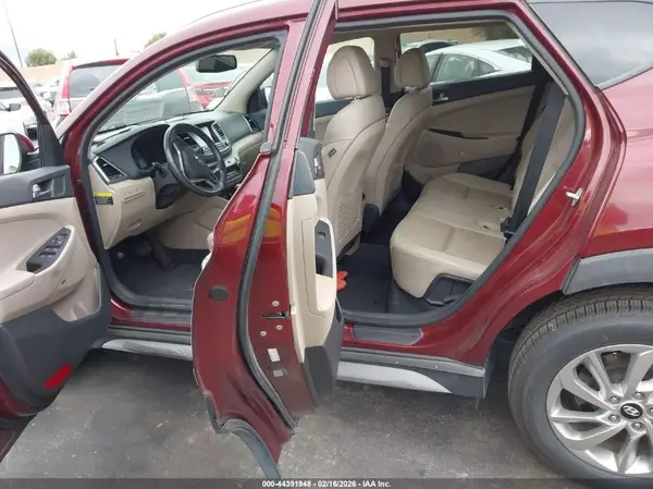KM8J33A43HU527044 2017 HYUNDAI TUCSON - Image 8