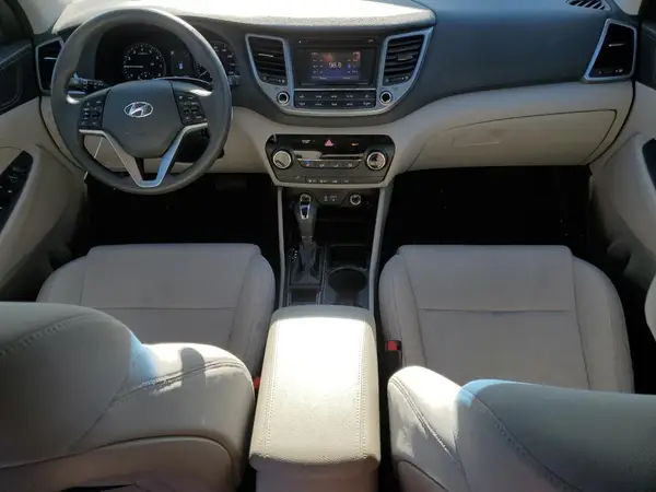 KM8J33A43HU537928 2017 HYUNDAI TUCSON - Image 8