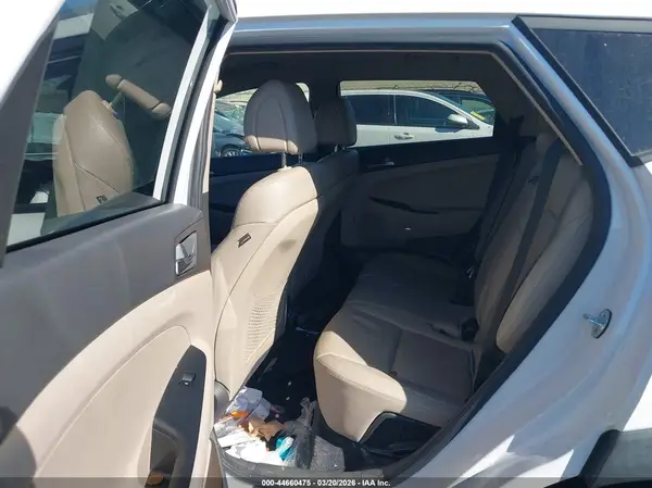 KM8J33A43HU546578 2017 HYUNDAI TUCSON - Image 8