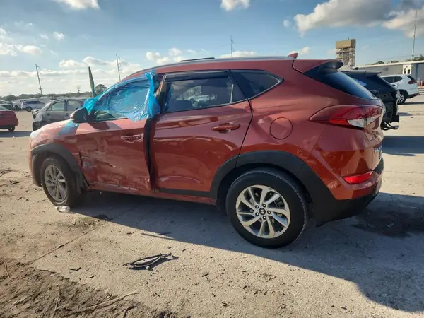 KM8J33A43HU553174 2017 HYUNDAI TUCSON - Image 2