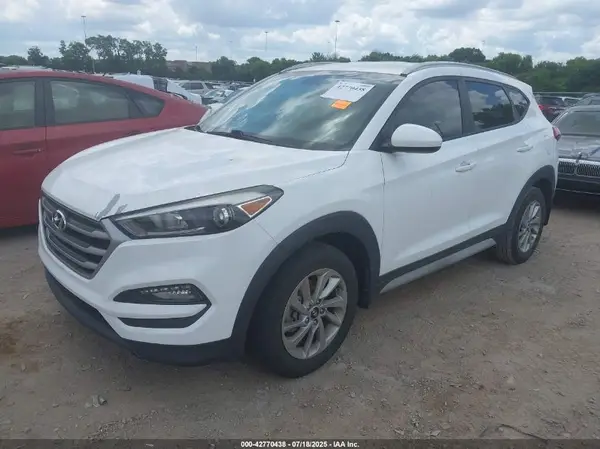 KM8J33A43HU586983 2017 HYUNDAI TUCSON - Image 2