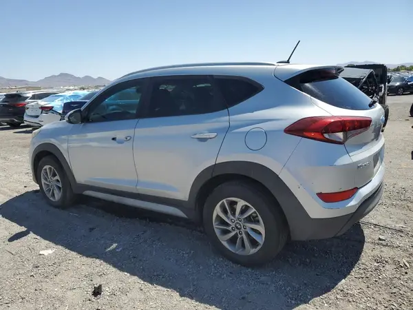 KM8J33A43HU587261 2017 HYUNDAI TUCSON - Image 2