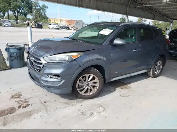 KM8J33A43JU604663 2018 HYUNDAI TUCSON - Image 2