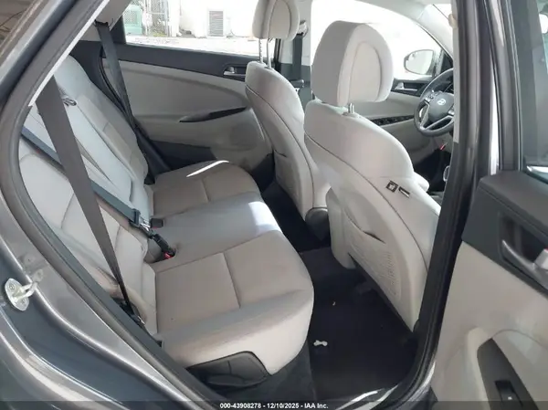 KM8J33A43JU604663 2018 HYUNDAI TUCSON - Image 8