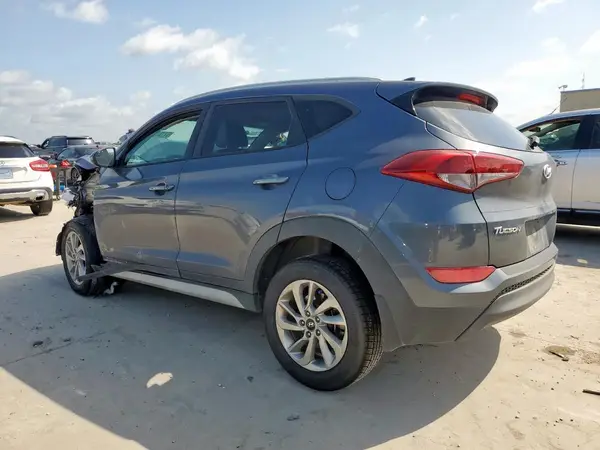 KM8J33A43JU611015 2018 HYUNDAI TUCSON - Image 2