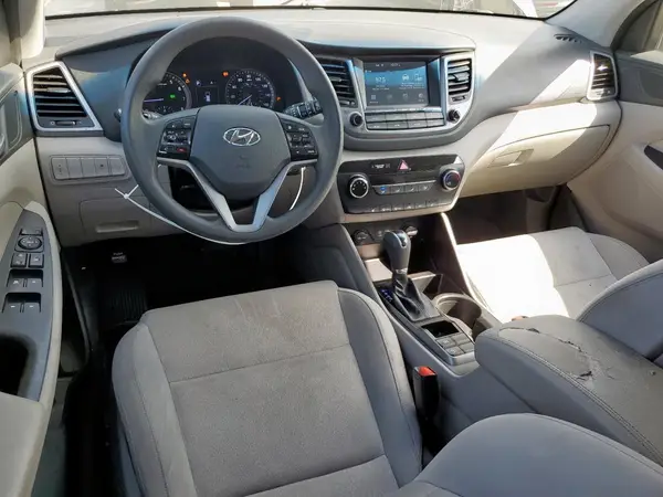 KM8J33A43JU611015 2018 HYUNDAI TUCSON - Image 8
