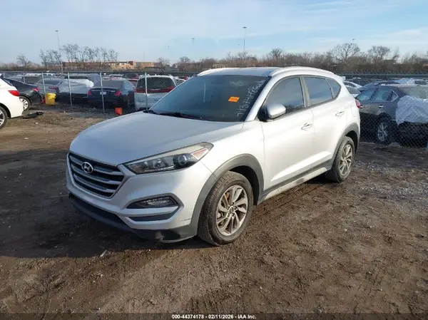KM8J33A43JU612116 2018 HYUNDAI TUCSON - Image 2