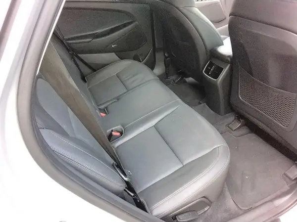 KM8J33A43JU614254 2018 HYUNDAI TUCSON - Image 2
