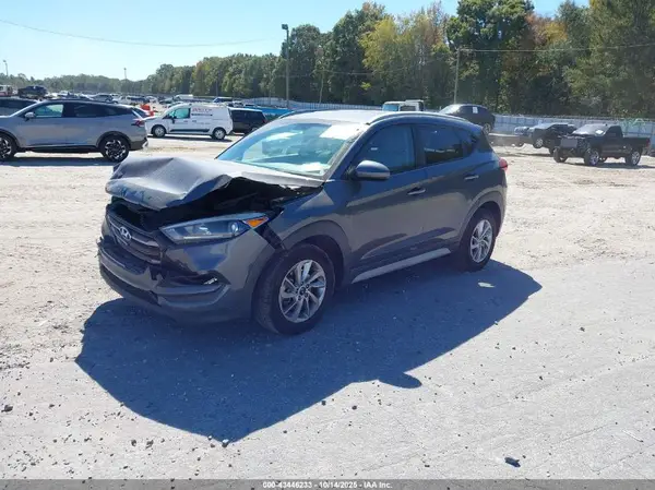 KM8J33A43JU615193 2018 HYUNDAI TUCSON - Image 2