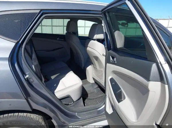 KM8J33A43JU615193 2018 HYUNDAI TUCSON - Image 8