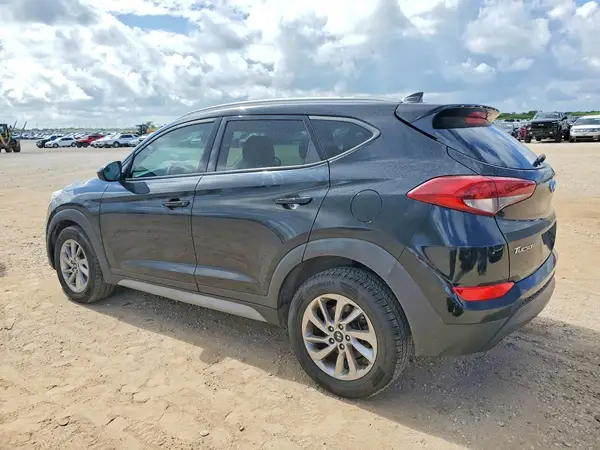 KM8J33A43JU623293 2018 HYUNDAI TUCSON - Image 2