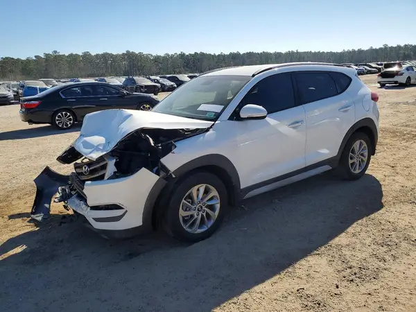 KM8J33A43JU631829 2018 HYUNDAI TUCSON - Image 1
