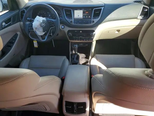 KM8J33A43JU631829 2018 HYUNDAI TUCSON - Image 8