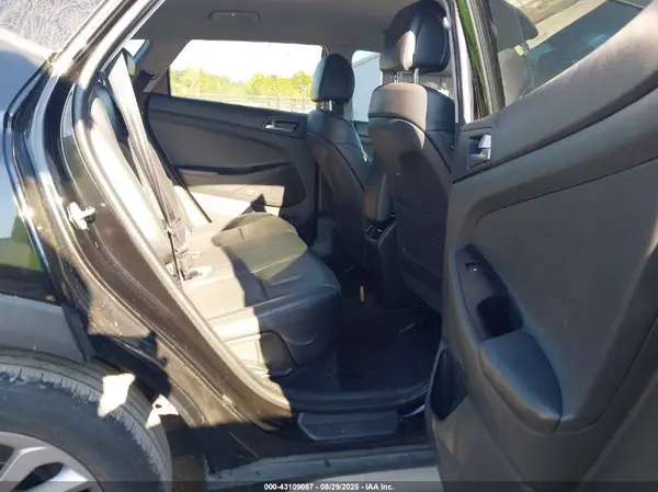 KM8J33A43JU632723 2018 HYUNDAI TUCSON - Image 8