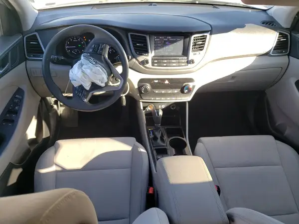 KM8J33A43JU637985 2018 HYUNDAI TUCSON - Image 8