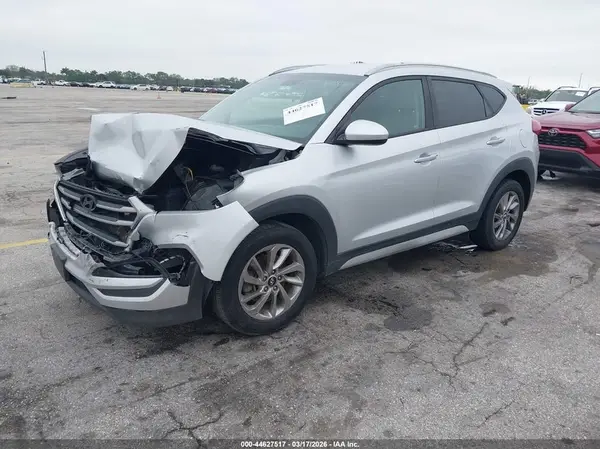 KM8J33A43JU644256 2018 HYUNDAI TUCSON - Image 2
