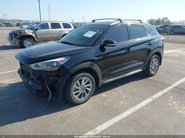 KM8J33A43JU664426 2018 HYUNDAI TUCSON - Image 2