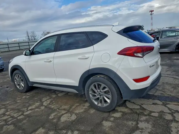 KM8J33A43JU674180 2018 HYUNDAI TUCSON - Image 2