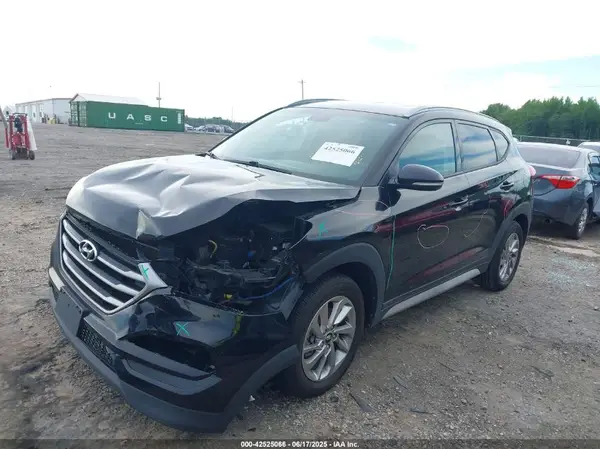 KM8J33A43JU675099 2018 HYUNDAI TUCSON - Image 2