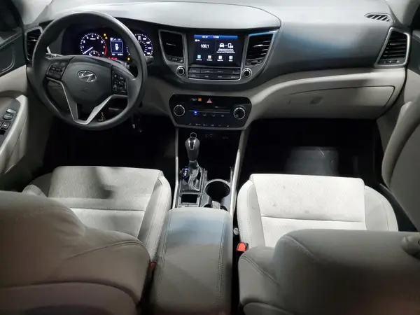 KM8J33A43JU678035 2018 HYUNDAI TUCSON - Image 8