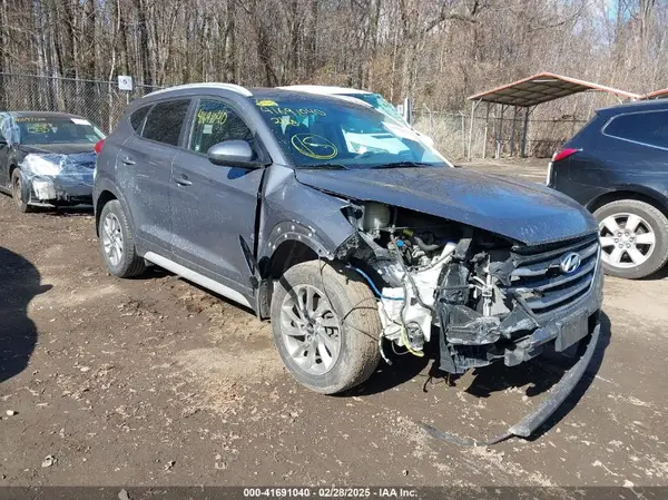 KM8J33A43JU678990 2018 HYUNDAI TUCSON - Image 1