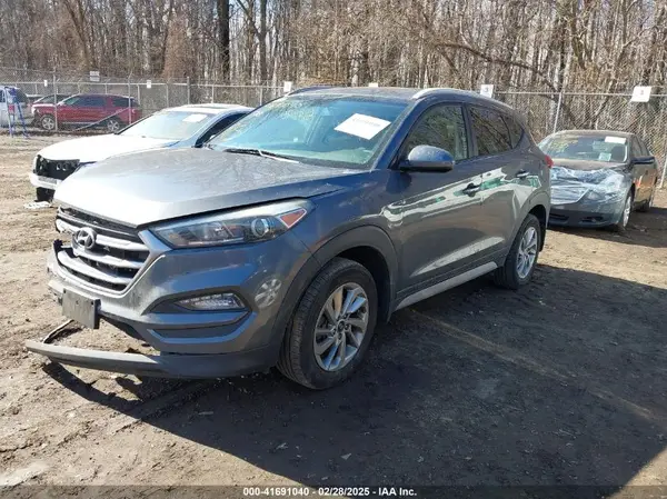 KM8J33A43JU678990 2018 HYUNDAI TUCSON - Image 2