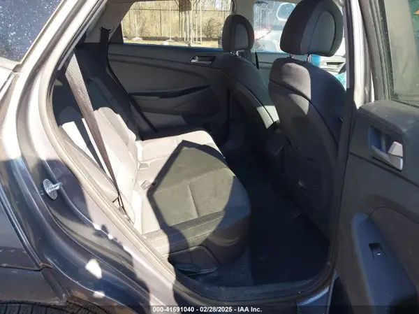 KM8J33A43JU678990 2018 HYUNDAI TUCSON - Image 8