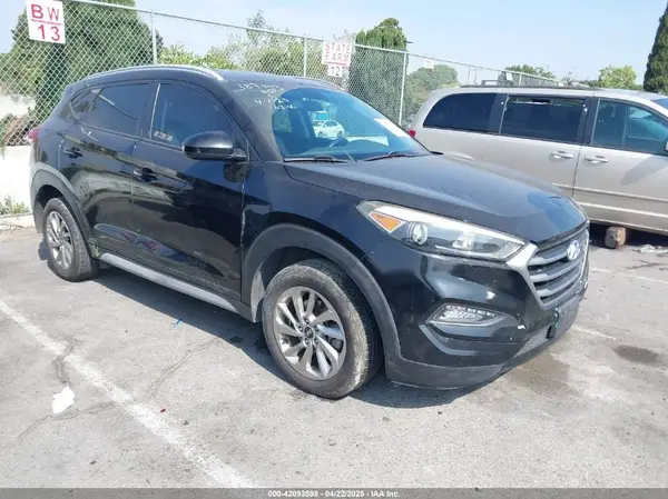 KM8J33A43JU689679 2018 HYUNDAI TUCSON - Image 1