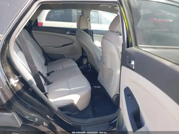 KM8J33A43JU689679 2018 HYUNDAI TUCSON - Image 8