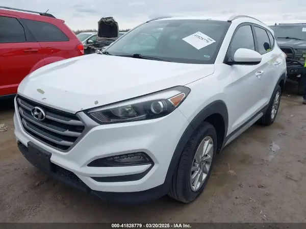 KM8J33A43JU690539 2018 HYUNDAI TUCSON - Image 2