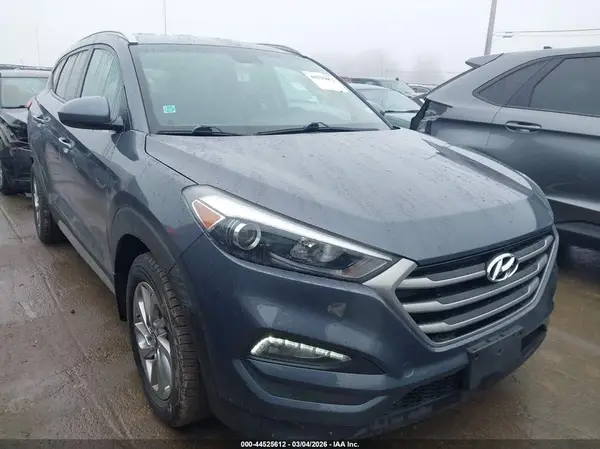 KM8J33A43JU692324 2018 HYUNDAI TUCSON - Image 1