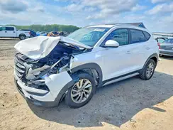 KM8J33A43JU692517 2018 HYUNDAI TUCSON