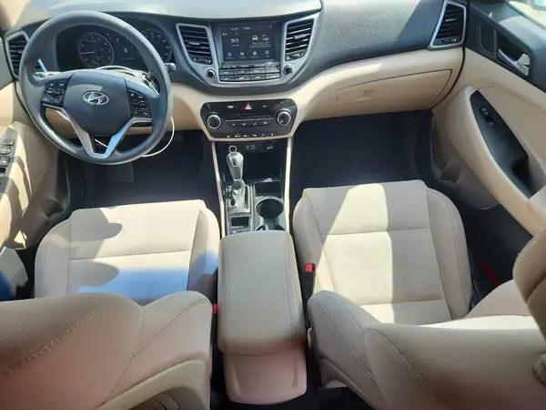 KM8J33A43JU692517 2018 HYUNDAI TUCSON - Image 8